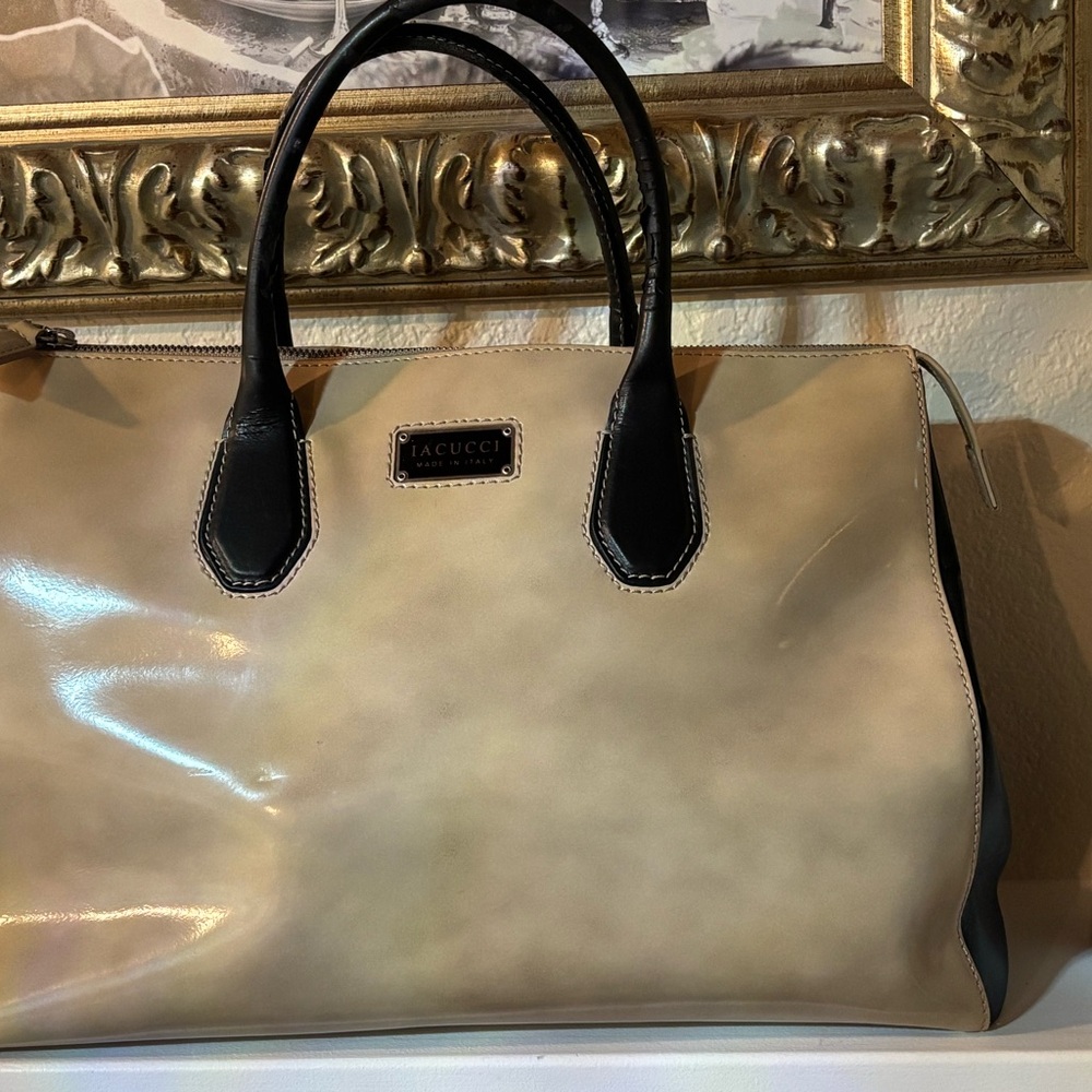 IACUCCO  Women's Satchel in Tan and Black. MADE IN ITALY